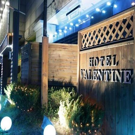 Valentine Hotel Goyang Bagian luar foto
