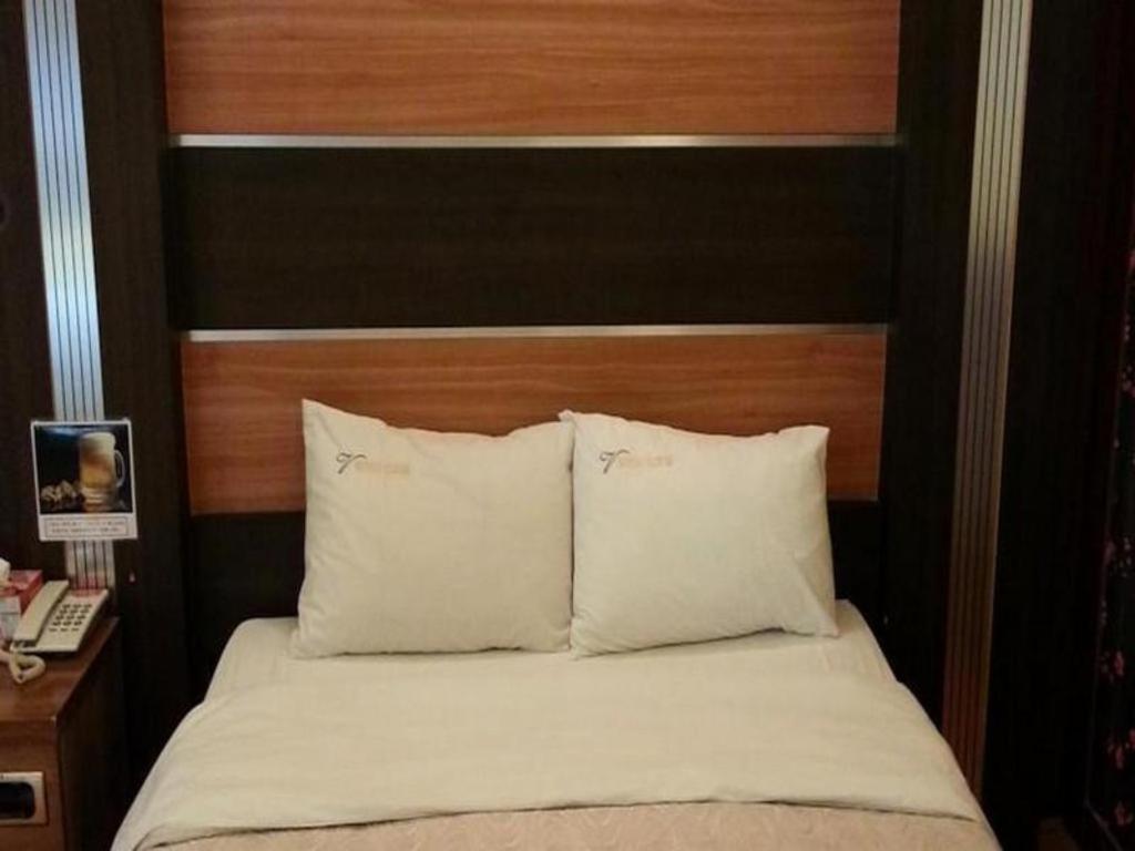 Valentine Hotel Goyang Bagian luar foto