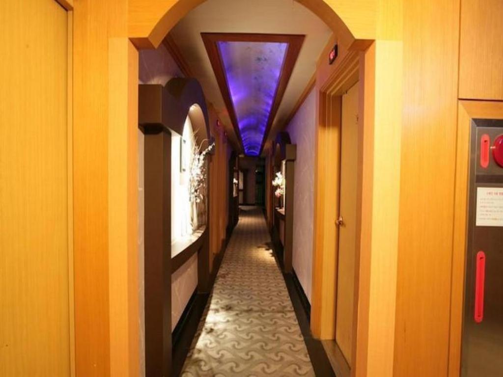 Valentine Hotel Goyang Bagian luar foto