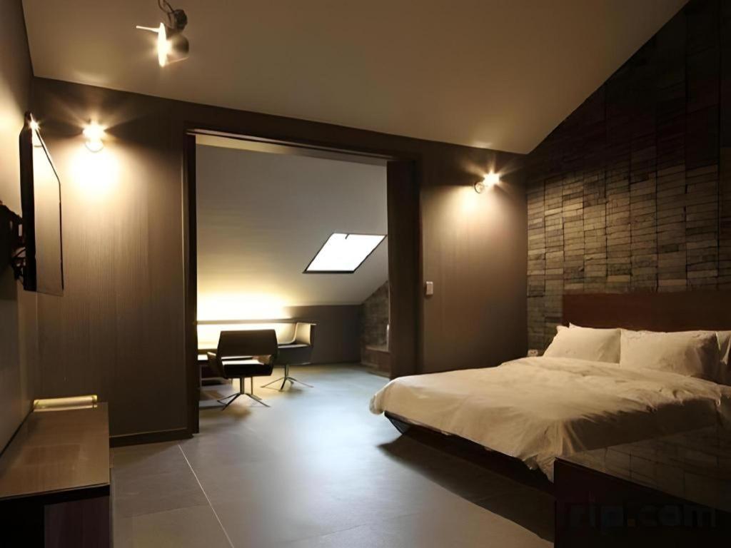 Valentine Hotel Goyang Bagian luar foto