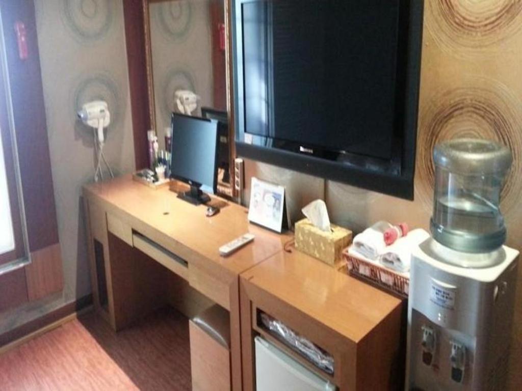 Valentine Hotel Goyang Bagian luar foto