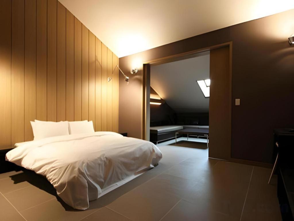Valentine Hotel Goyang Bagian luar foto