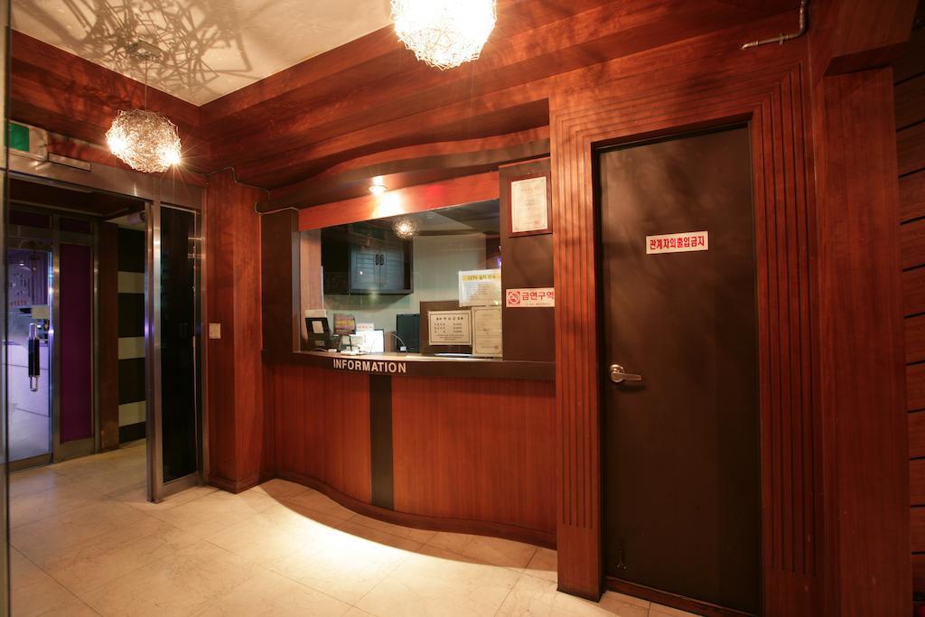 Valentine Hotel Goyang Bagian luar foto