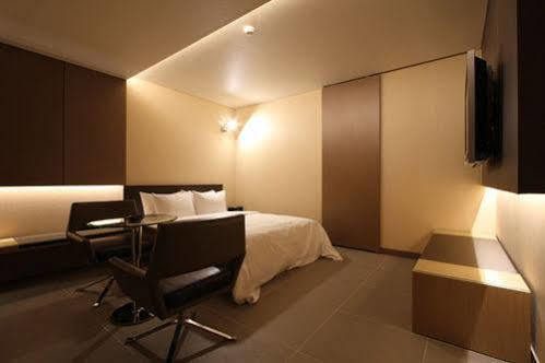 Valentine Hotel Goyang Bagian luar foto